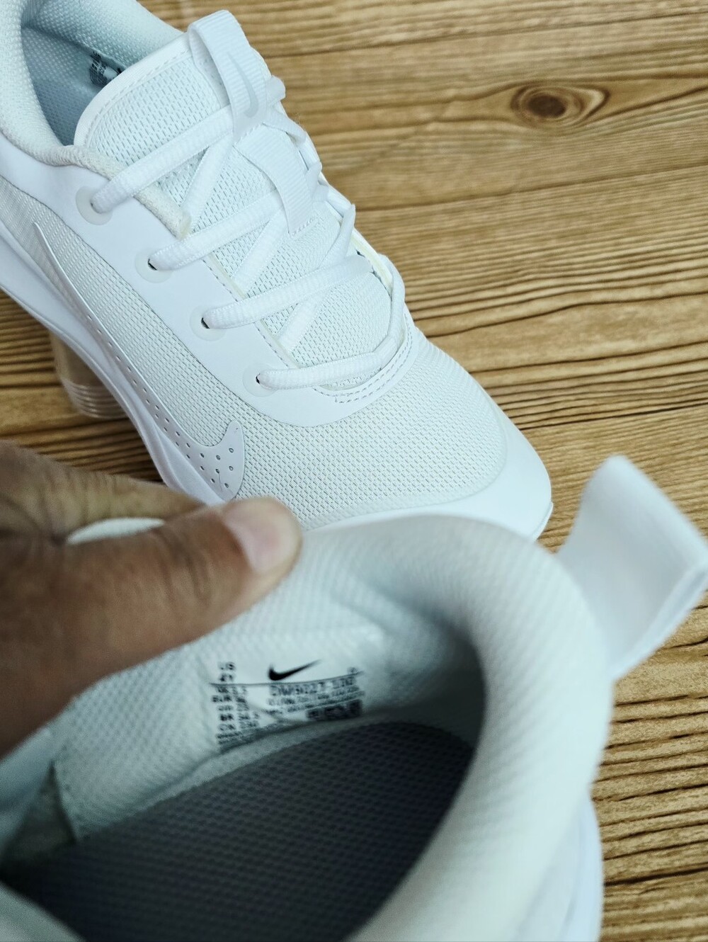 Nike Omni Multi-Court'White Pure Platinum' - Picture 9 of 9